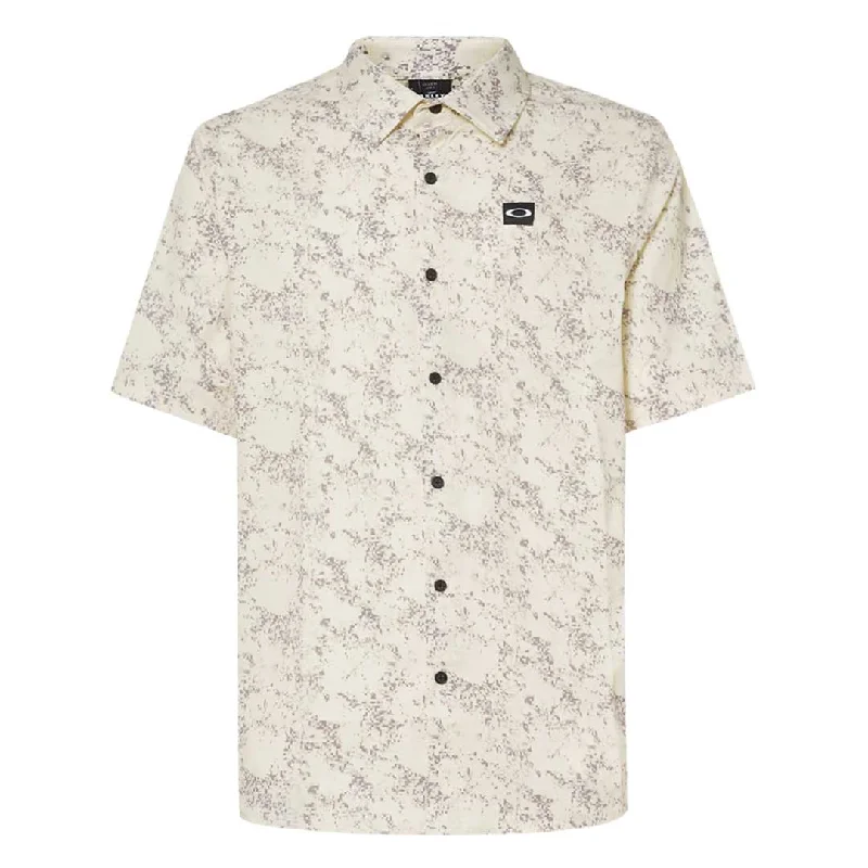 Oakley - Men's Sand Camo Woven Short Sleeve Shirt (FOA404369 9RN)