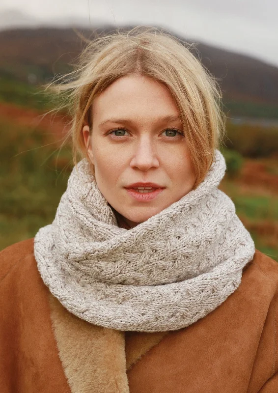 Aran Infinity Cable Scarf | Oatmeal